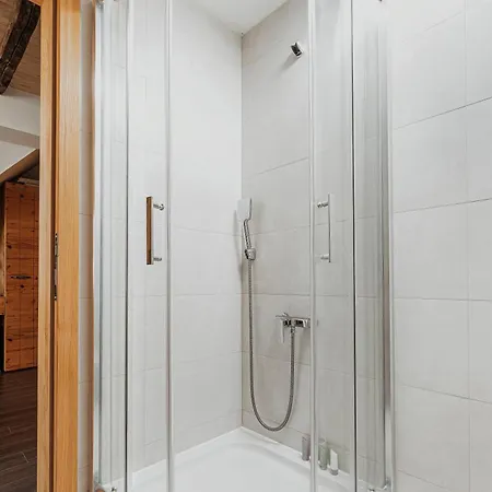 Апартаменты Toplik Village Lukavica